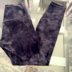 Lululemon align 28" size 4 excellent condition.